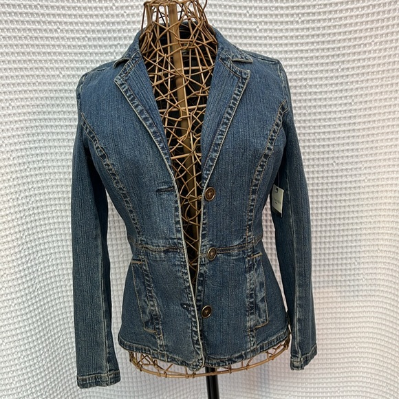 St. John’s Bay Petite Small denim Fitted jacket.  NWT. Medium tint. A-line. CUTE - Picture 6 of 9